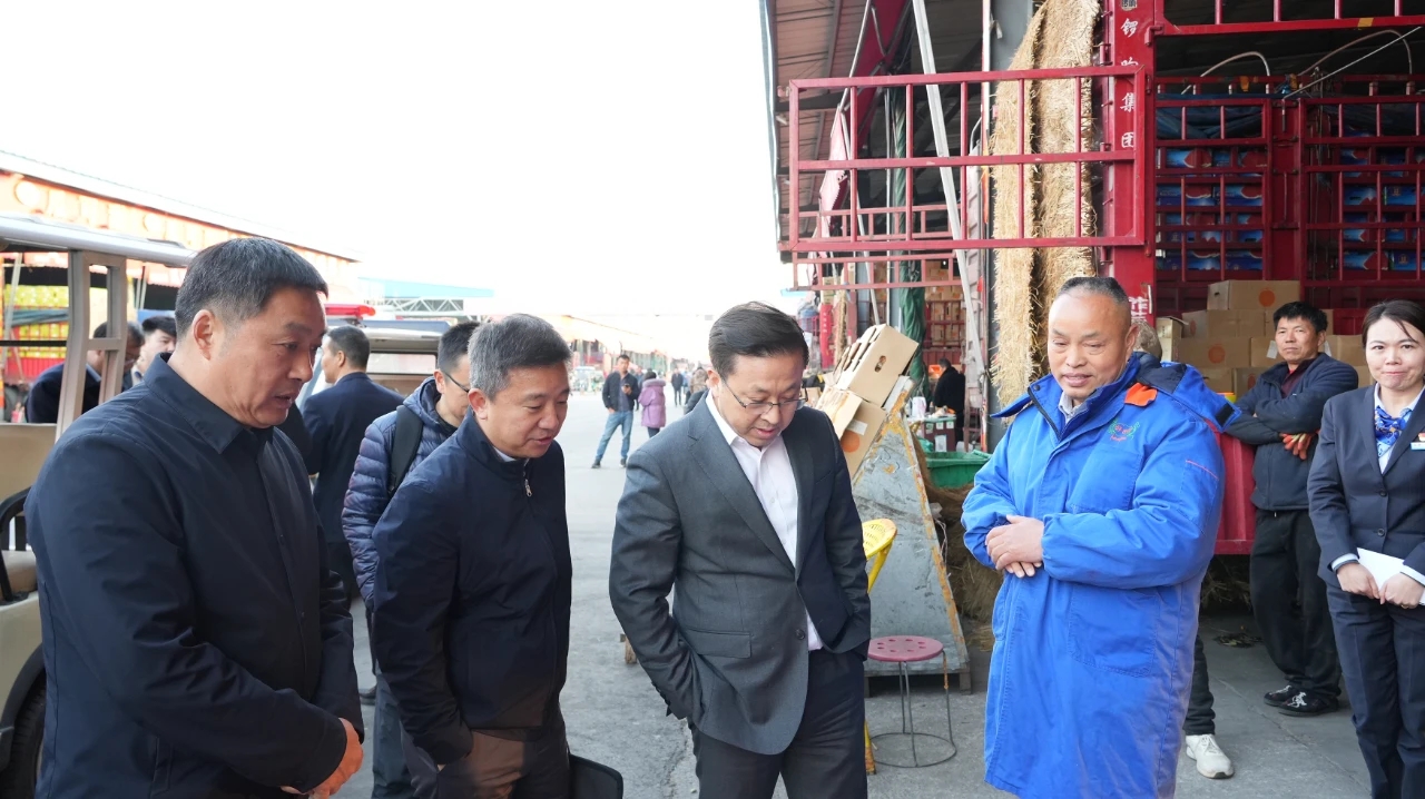 中國建設(shè)銀行鄉(xiāng)村振興金融部吳敏一行蒞臨萬邦市場開展調(diào)研工作(圖3)