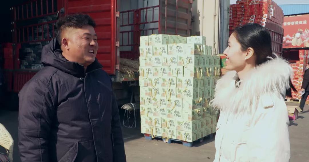 《鄭州日?qǐng)?bào)》“我的網(wǎng)格故事”系列報(bào)道:萬(wàn)事“網(wǎng)”來(lái)幫 守護(hù)“菜籃子”里的幸福年(圖2) 《鄭州日?qǐng)?bào)》“我的網(wǎng)格故事”系列報(bào)道:萬(wàn)事“網(wǎng)”來(lái)幫 守護(hù)“菜籃子”里的幸福年(圖2)